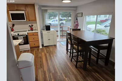 624 S Dolphin St S, Rockaway Beach, OR 97136 - Photo 6