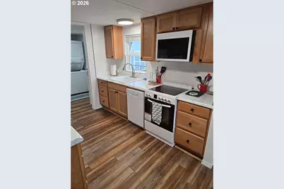 624 S Dolphin St S, Rockaway Beach, OR 97136 - Photo 4