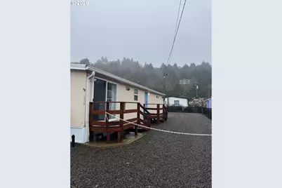 624 S Dolphin St S, Rockaway Beach, OR 97136 - Photo 2