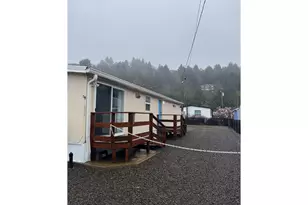 624 S Dolphin St S, Rockaway Beach, OR 97136 - Photo 2