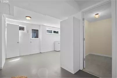 15928 NE Rose Pkwy, Portland, OR 97230 - Photo 24