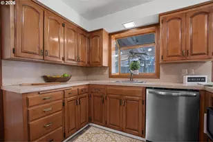 15928 NE Rose Pkwy, Portland, OR 97230 - Photo 20