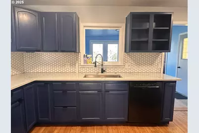 1335 7th St, Florence, OR 97439 - Photo 18