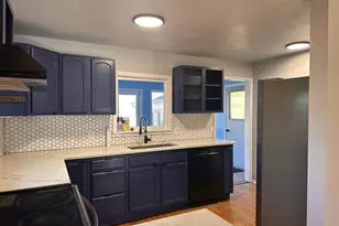 1335 7th St, Florence, OR 97439 - Photo 12