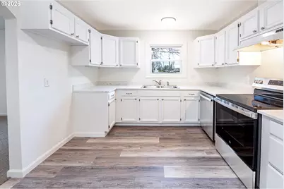 1305 S 2nd St, Lebanon, OR 97355 - Photo 12