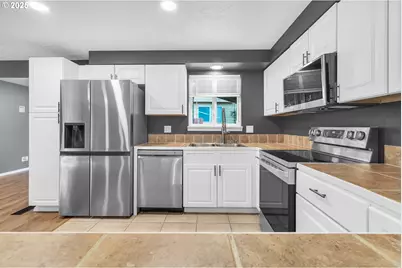 1002 N 1st St, Kalama, WA 98625 - Photo 10