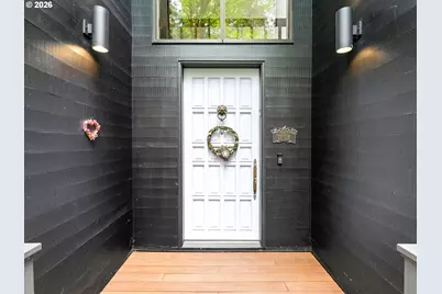 5822 SW Sheridan Ct, Portland, OR 97221 - Photo 2