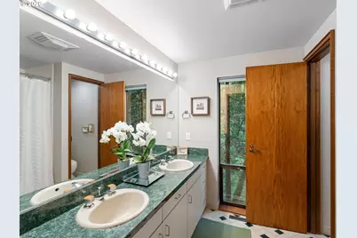 5822 SW Sheridan Ct, Portland, OR 97221 - Photo 36