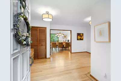 5822 SW Sheridan Ct, Portland, OR 97221 - Photo 4