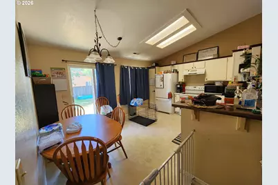 249 S Magnolia St, Cornelius, OR 97113 - Photo 4
