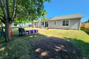249 S Magnolia St, Cornelius, OR 97113 - Photo 14