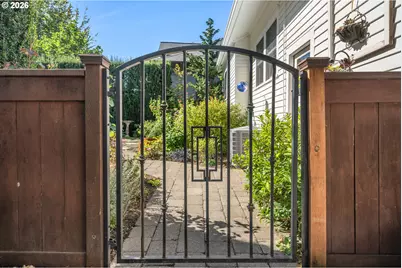 1030 NE Floral Pl, Portland, OR 97232 - Photo 42