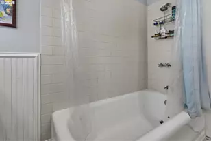 1030 NE Floral Pl, Portland, OR 97232 - Photo 30