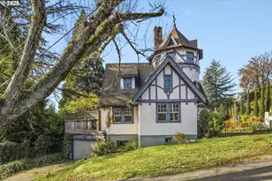 3880 NE Wistaria Dr, Portland, OR 97212 - Photo 4