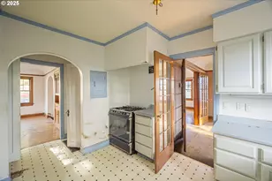 3880 NE Wistaria Dr, Portland, OR 97212 - Photo 18