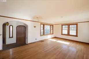 3880 NE Wistaria Dr, Portland, OR 97212 - Photo 12