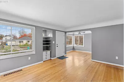 5118 N Yale St, Portland, OR 97203 - Photo 2