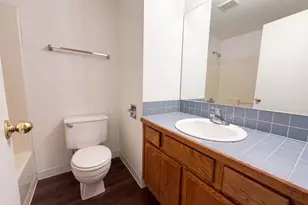 845 SE 8th St, Gresham, OR 97080 - Photo 4