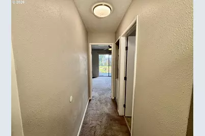2058 NE Hogan Dr, Gresham, OR 97030 - Photo 18