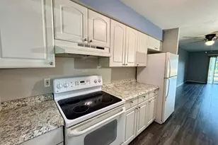 2058 NE Hogan Dr, Gresham, OR 97030 - Photo 2