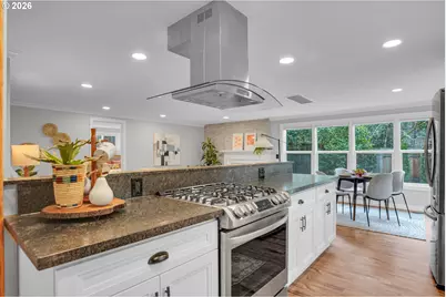 14890 SW Village Ln, Beaverton, OR 97007 - Photo 20