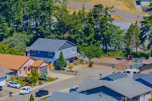1602 Ash St, North Bend, OR 97459 - Photo 6