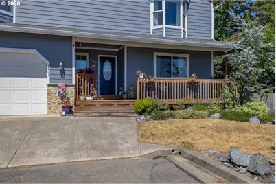 1602 Ash St, North Bend, OR 97459 - Photo 2