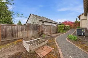 2674 NW Mt Ashland Dr, McMinnville, OR 97128 - Photo 40