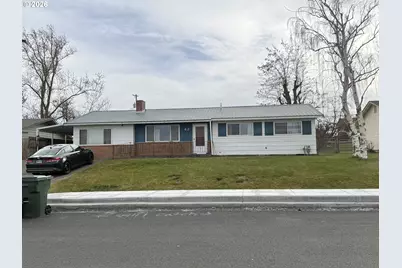 42 Madison St, Umatilla, OR 97882 - Photo 1