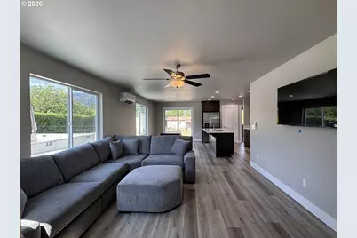 1123 Laura St, Myrtle Creek, OR 97457 - Photo 4