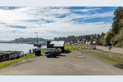 2580 N Bayshore Dr, Coos Bay, OR 97420 - Photo 14