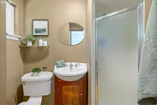 10332 SW Lancaster Rd, Portland, OR 97219 - Photo 26