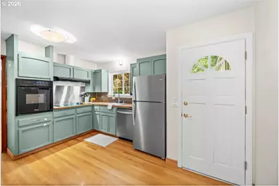 10332 SW Lancaster Rd, Portland, OR 97219 - Photo 18
