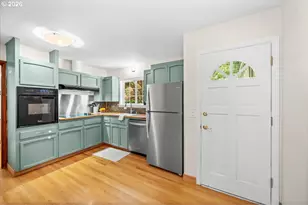 10332 SW Lancaster Rd, Portland, OR 97219 - Photo 18