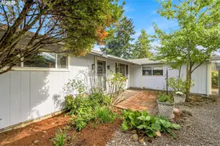 1753 Elkay Dr, Eugene, OR 97404 - Photo 46