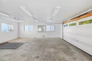 2324 13th St, North Bend, OR 97459 - Photo 36