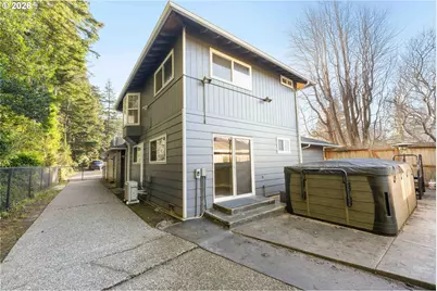 2324 13th St, North Bend, OR 97459 - Photo 34