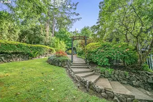 2610 Highland Oaks Dr, Eugene, OR 97405 - Photo 4