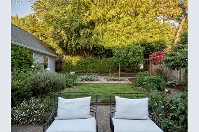 1002 SE 54th Ave, Portland, OR 97215 - Photo 32