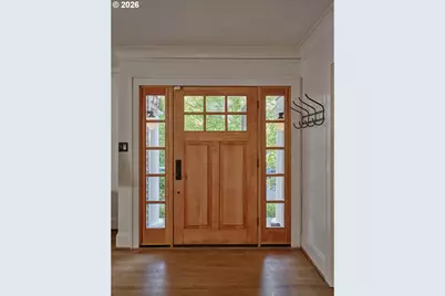 1002 SE 54th Ave, Portland, OR 97215 - Photo 2