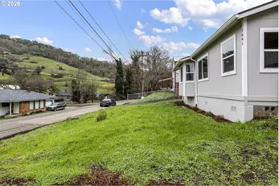 1641 SE Marsters Ave, Roseburg, OR 97470 - Photo 44