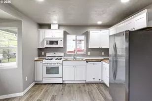 1641 SE Marsters Ave, Roseburg, OR 97470 - Photo 20