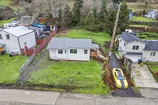 1641 SE Marsters Ave, Roseburg, OR 97470 - Photo 10