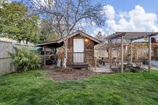916 G St, Springfield, OR 97477 - Photo 42
