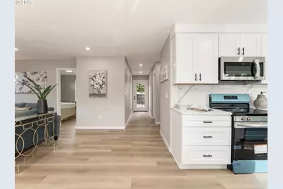 7306 N Newell Ave, Portland, OR 97203 - Photo 2