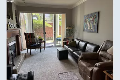 196 SE Spokane St #106, Portland, OR 97202 - Photo 4