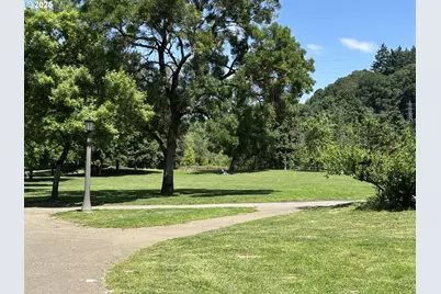 196 SE Spokane St #106, Portland, OR 97202 - Photo 20