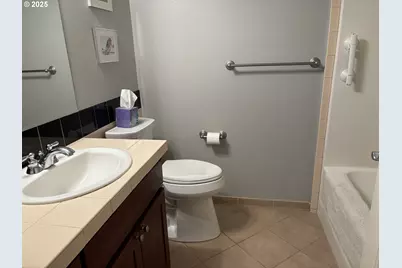 196 SE Spokane St #106, Portland, OR 97202 - Photo 12