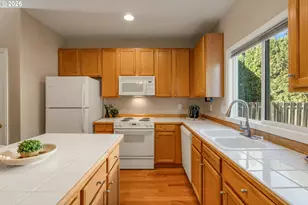 7421 NE Shaleen St, Hillsboro, OR 97124 - Photo 8