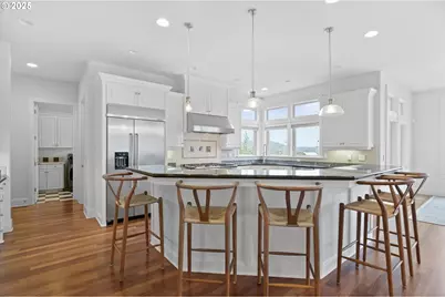 9941 NW Upton Ct, Portland, OR 97229 - Photo 8